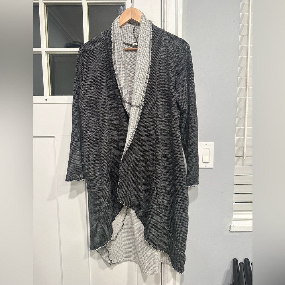 Simply Noelle Black and Gray Cardigan